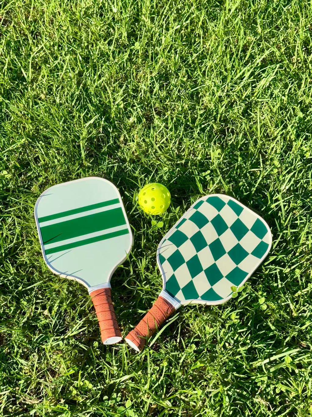 Aurmaris Coast — Green Stripe Pickleball Paddle